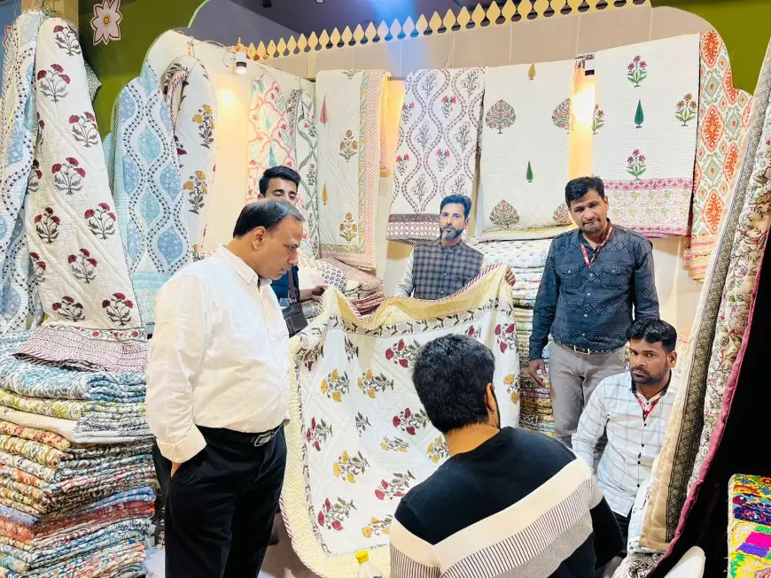 अंतरराष्ट्रीय व्यापार मेले में हल्के वजन एवं गर्माहट के लिये जयपुरी रजाईयां खरीददारों की पहली पसंद