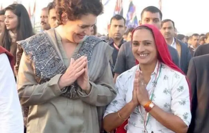 भारत जोड़ो यात्रा में करौली महिला कांग्रेस की जिलाध्यक्ष ने प्रियंका गांधी से की मुलाकात