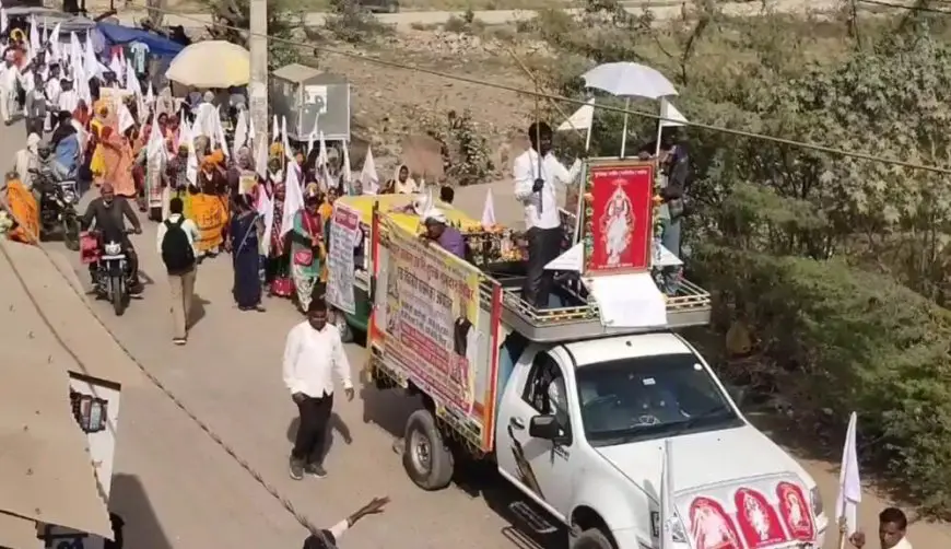 विशाल सत्संग को लेकर हिंडौन में संत रामपालजी महाराज के सानिध्य में निकाली शोभायात्रा