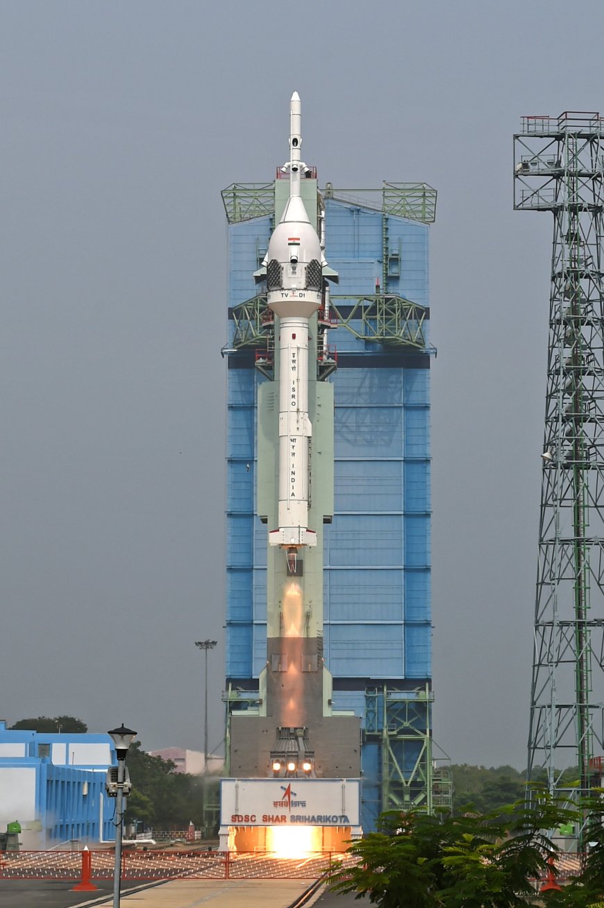 प्रधानमंत्री ने मिशन गगनयान टीवी डी1 परीक्षण उड़ान के सफल प्रक्षेपण की सराहना की