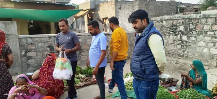 नगरपरिषद की टीम ने जालोर शहर में 25 किलो प्लास्टिक कैरी बैग्स को किया जब्त,  कपड़े की थैलियों का उपयोग करने के लिए दी गई हिदायत
