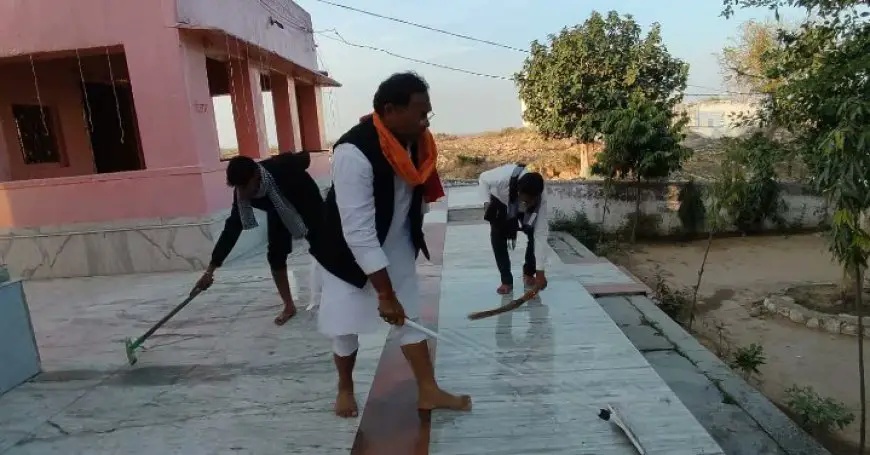 करौली : सपोटरा विधायक हंसराज मीणा ने हनुमान मंदिर में की सफाई, आमजन से सफाई हेतु की अपील